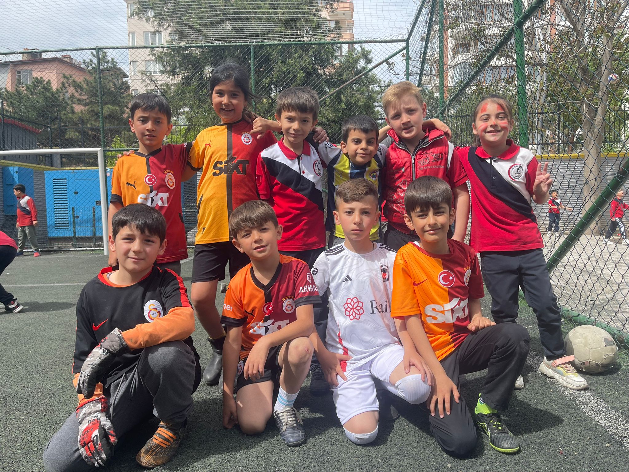 Atatürk İlkokulunda 2 E Fırtınası,,-1