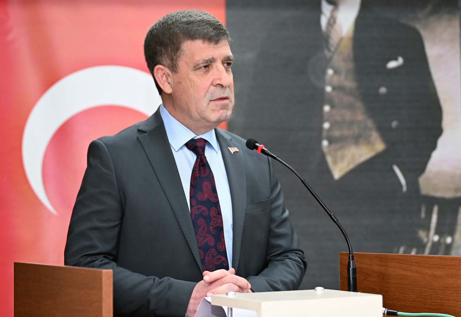 “Atatürk Ve Gençli̇k” Konferansi Düzenlendi̇2
