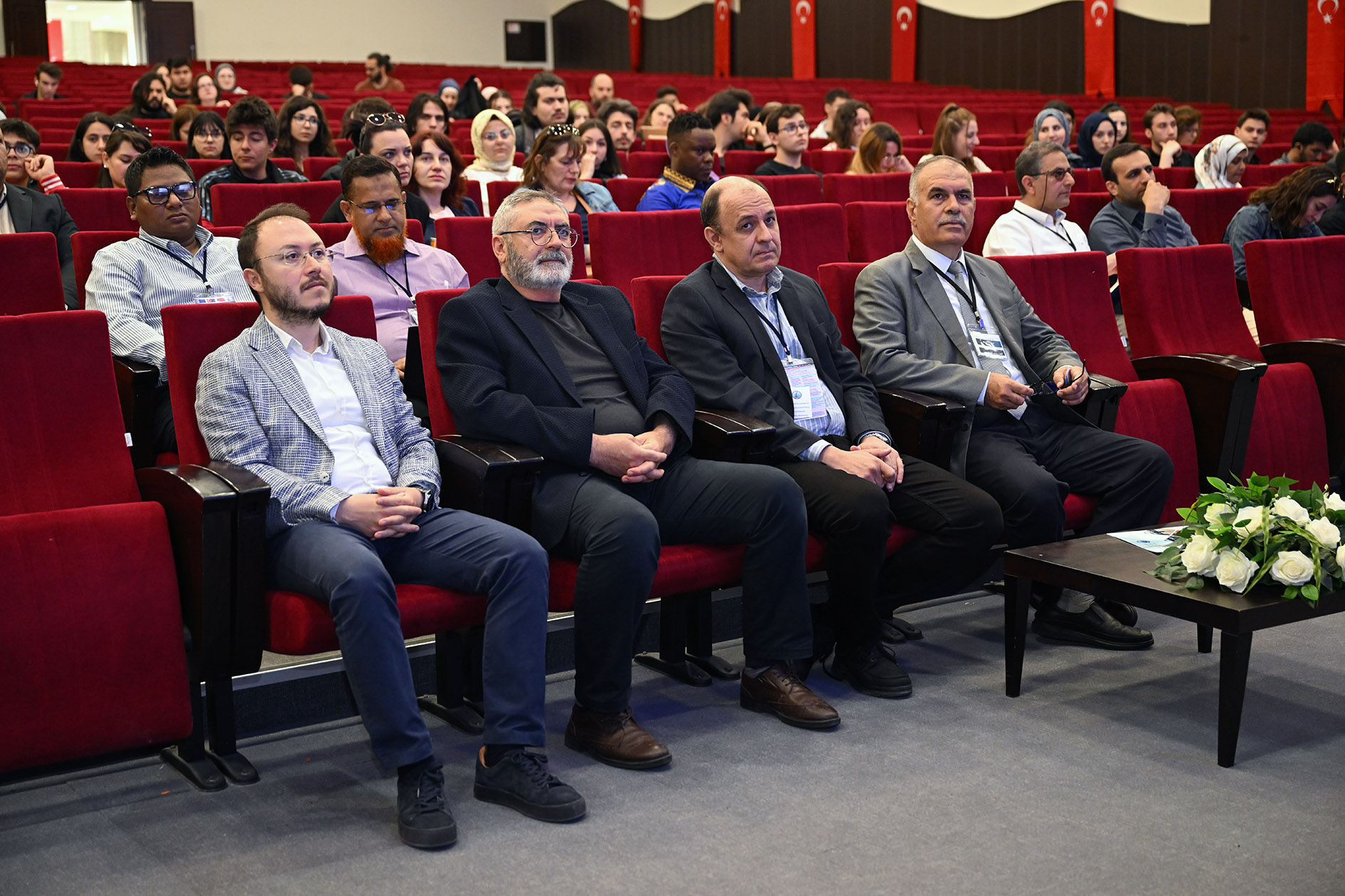 Avrupa Enerji̇ Güvenli̇ği̇ Akü’de Ele Alindi