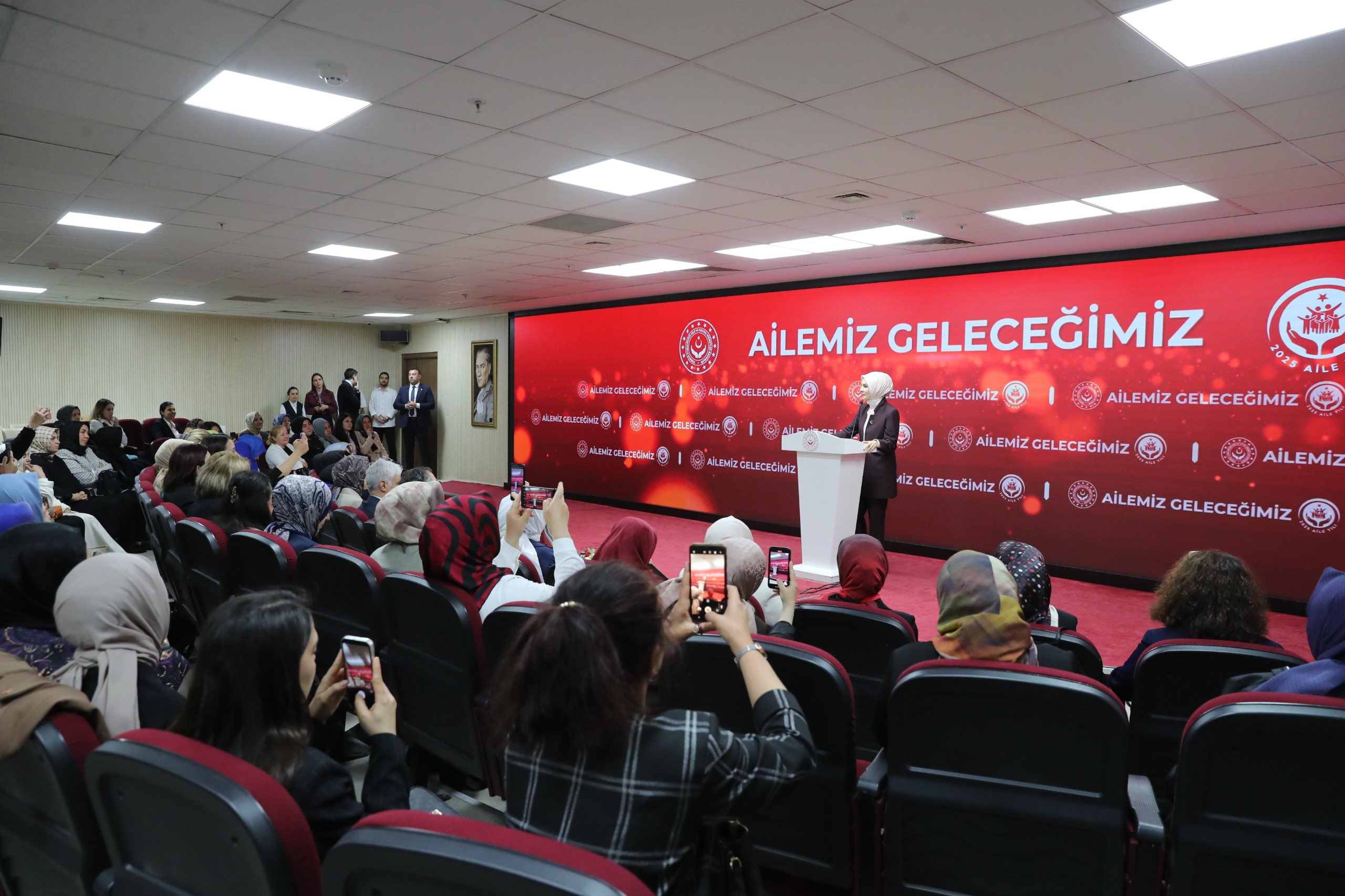 Bakan Göktaş’tan Ak Parti̇ Kadin Kollari’na Teşekkür1