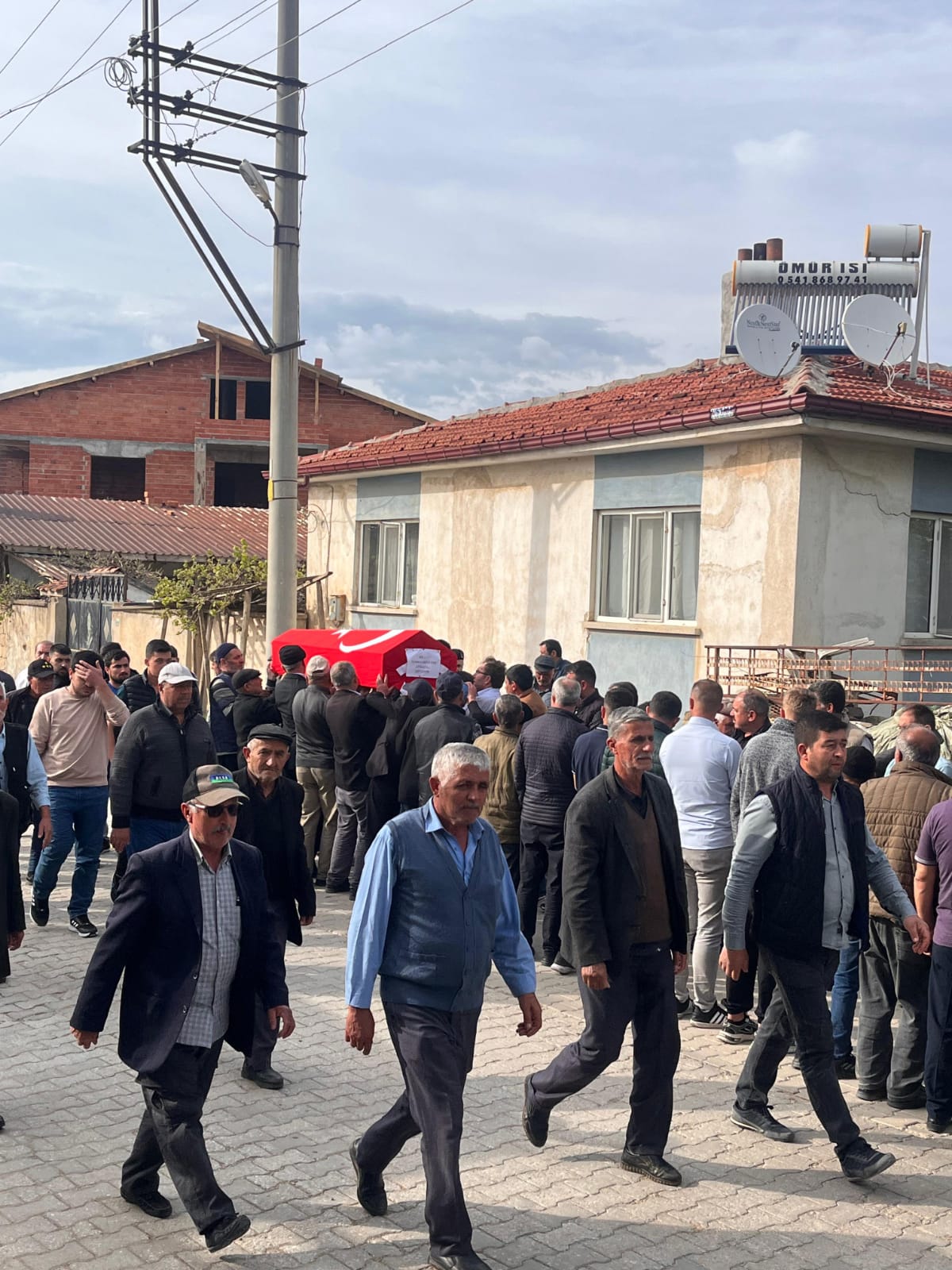 Başkan Erhan, Uzman Çavuş’un Cenazesi̇ne Katildi2