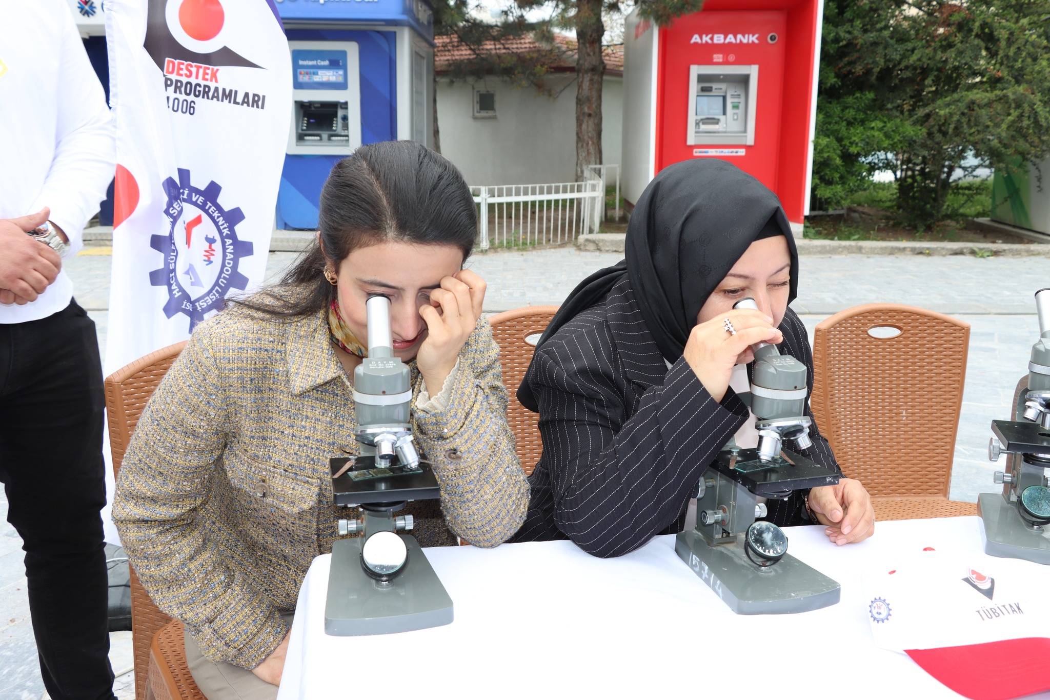 Başkan İle Kaymakam Hangi̇ Fuara Katildi,