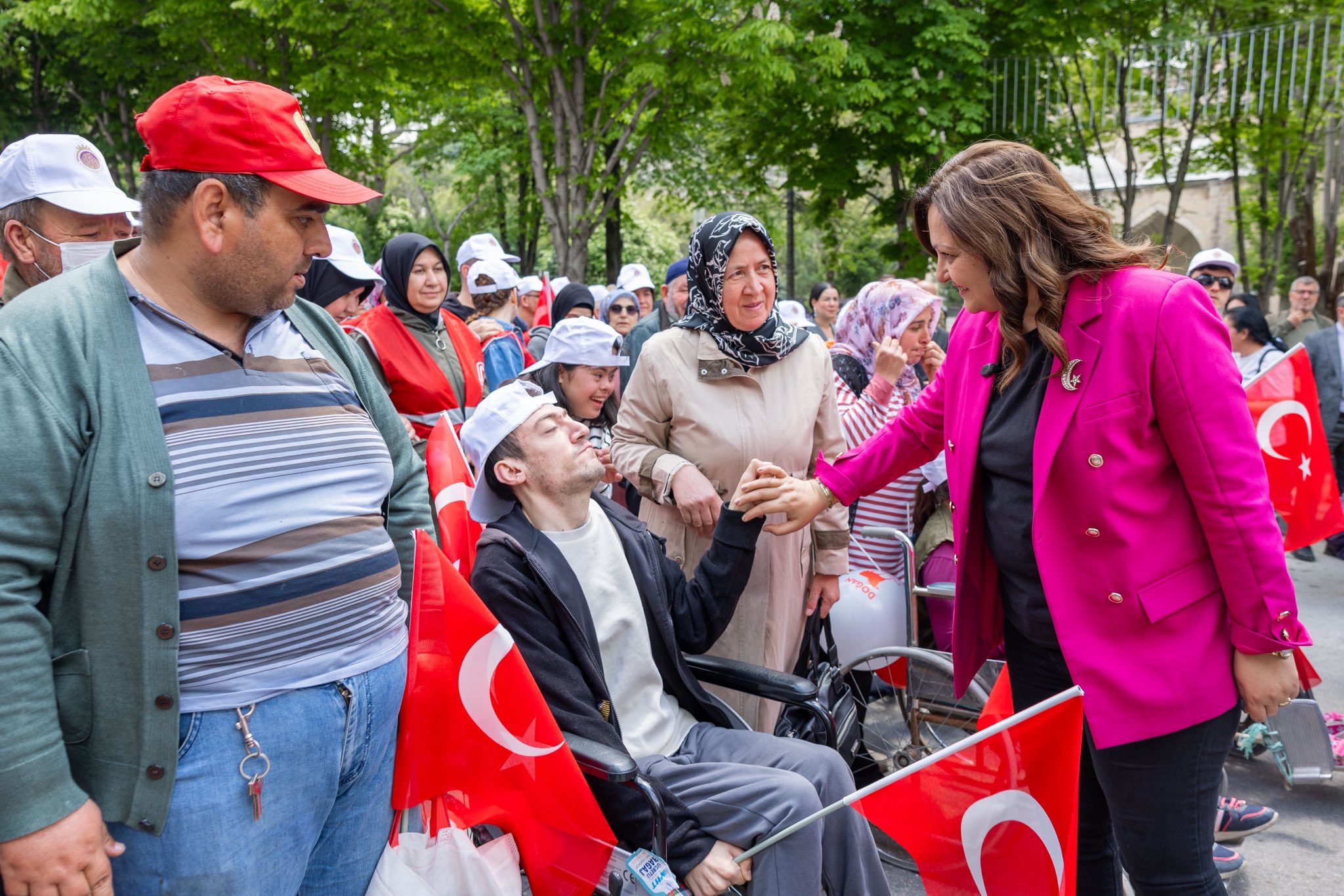 Başkan Köksalbu Şehi̇rde Hi̇ç Ki̇mse Kendi̇ni̇ Yalniz Hi̇ssetmeyecek2
