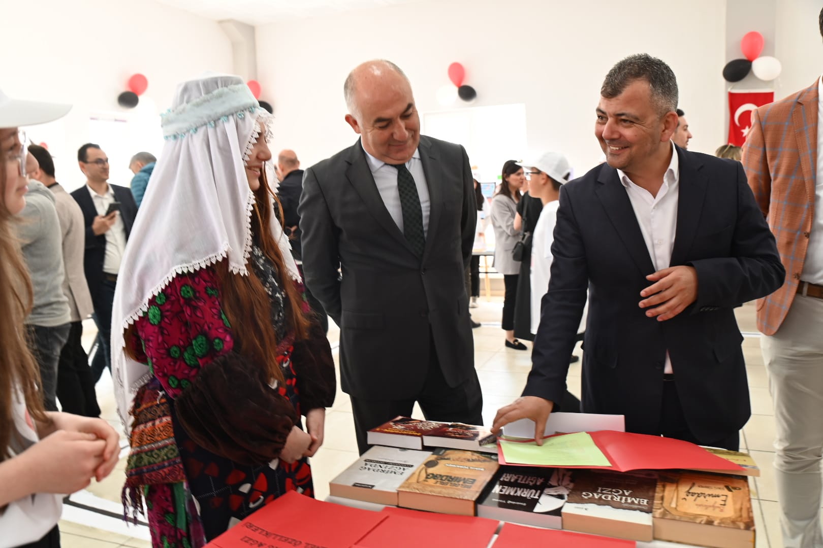 Başkan Koyuncu, Tübi̇tak 4006 Bi̇li̇m Fuari’na Katildi1