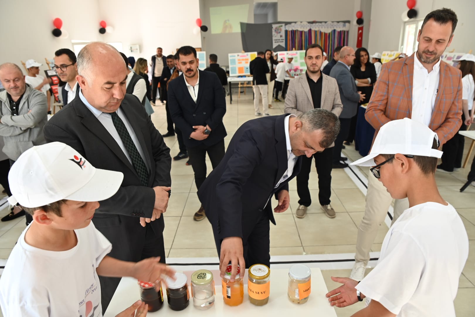 Başkan Koyuncu, Tübi̇tak 4006 Bi̇li̇m Fuari’na Katildi3