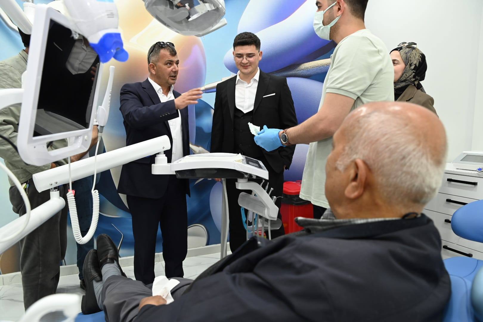 Başkan Koyuncu, Yeni̇ Poli̇kli̇ni̇ği̇n Açilişini Gerçekleşti̇rdi̇5