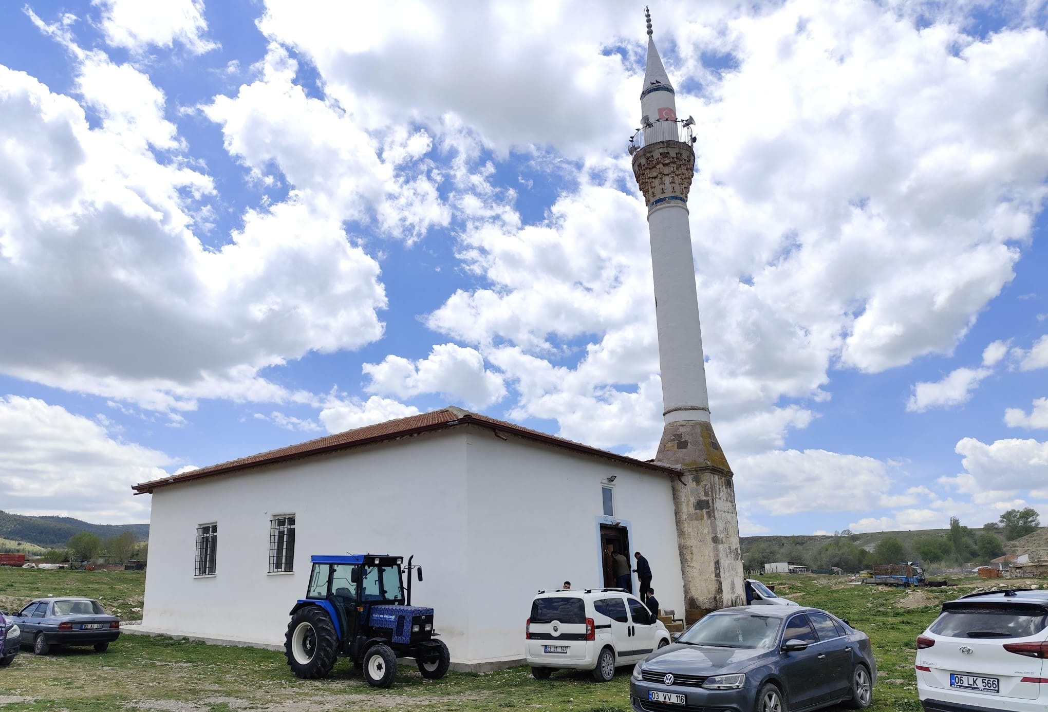 Başkan Şahi̇n, Işiklar’da Tari̇hi̇ İncelemelerde Bulundu