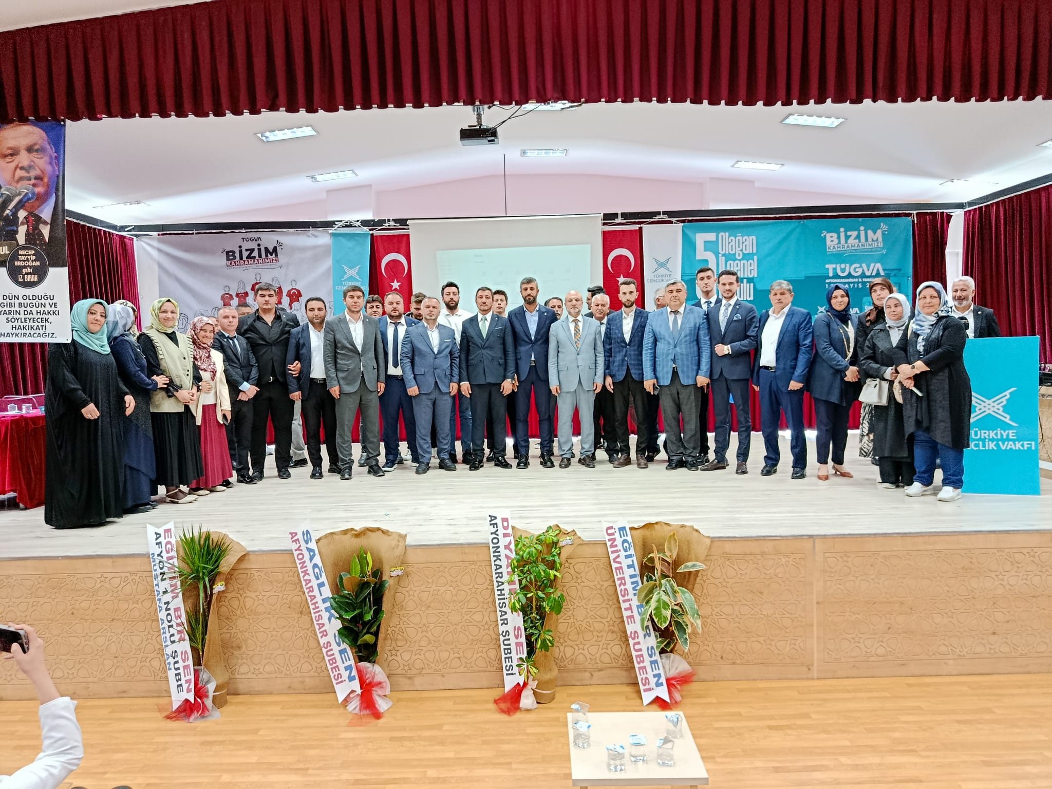 Başkan Şahi̇n’den Vur Emri̇ Çağrisi 'Gençli̇k Yükselmeli̇'