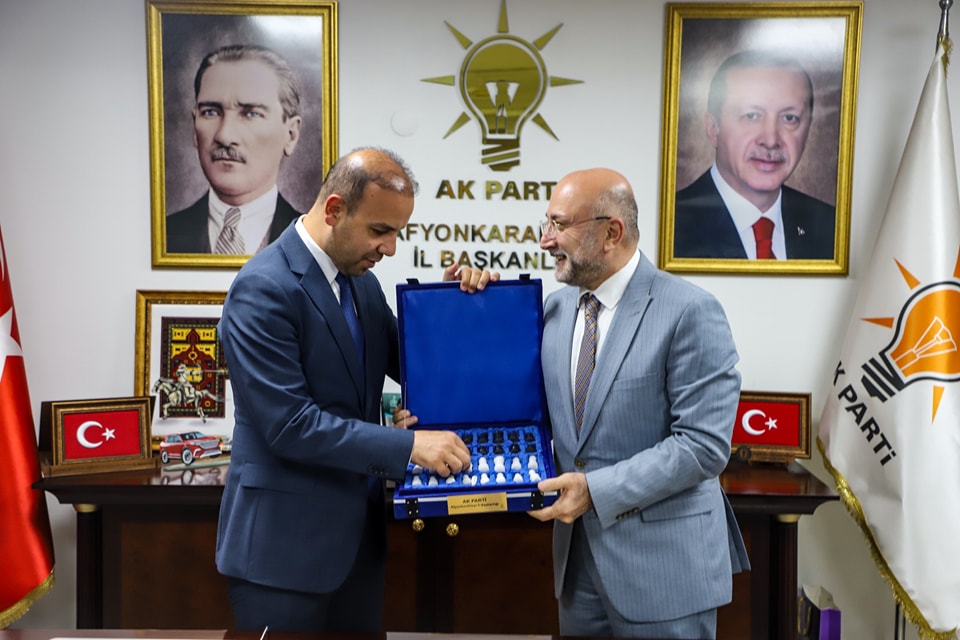 Başkan Şahin’in Milletvekili Gültekin’e Hediyesi Ne Oldu (2)