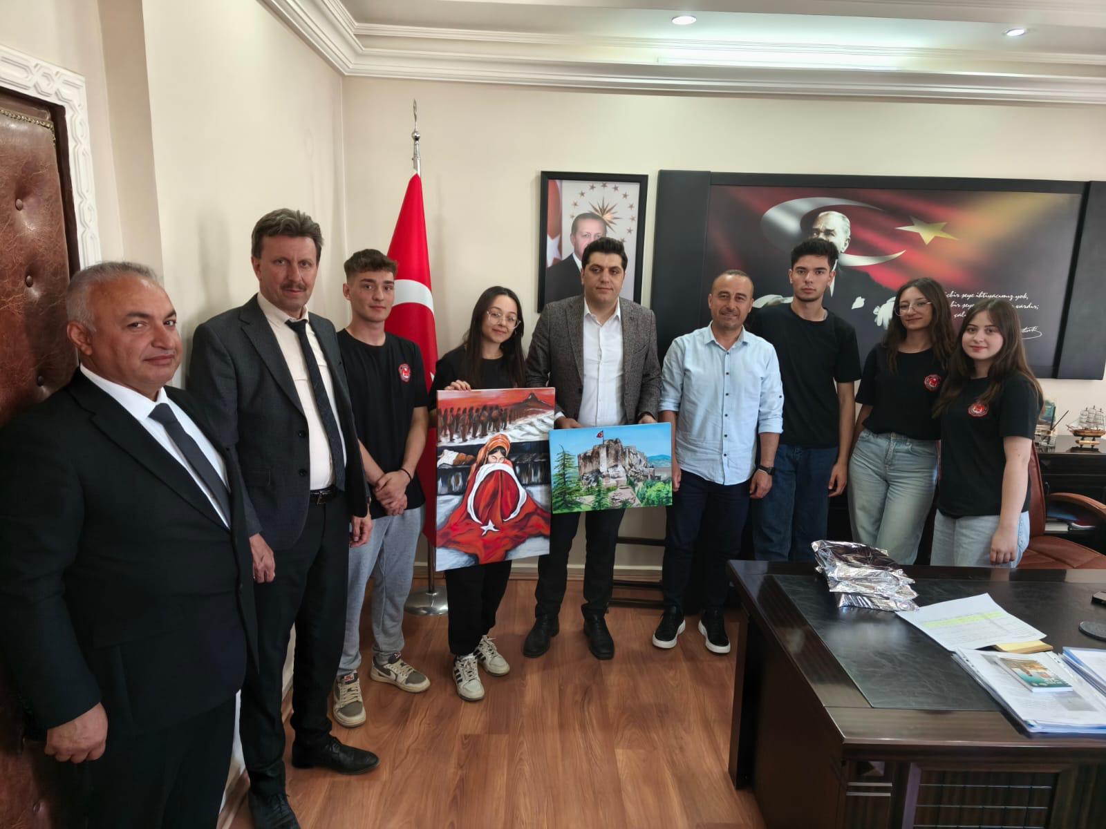 Başmakçi’da Anlamli Zi̇yaret Ve Ödül Takdi̇mi̇1