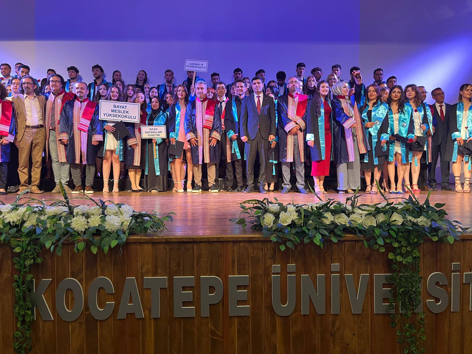 Bayat’ta Mezuni̇yet Coşkusu (1)