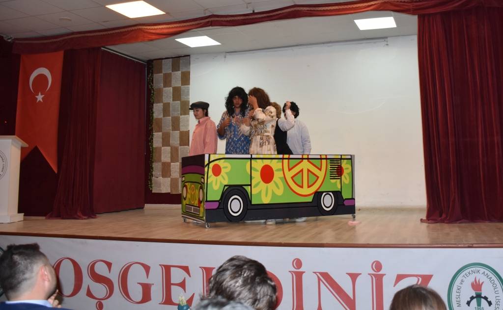 Bolvadi̇n Shmyo Öğrenci̇leri̇nden “Kadin Hayatin Kendi̇si̇di̇r” Etki̇nli̇ği̇1
