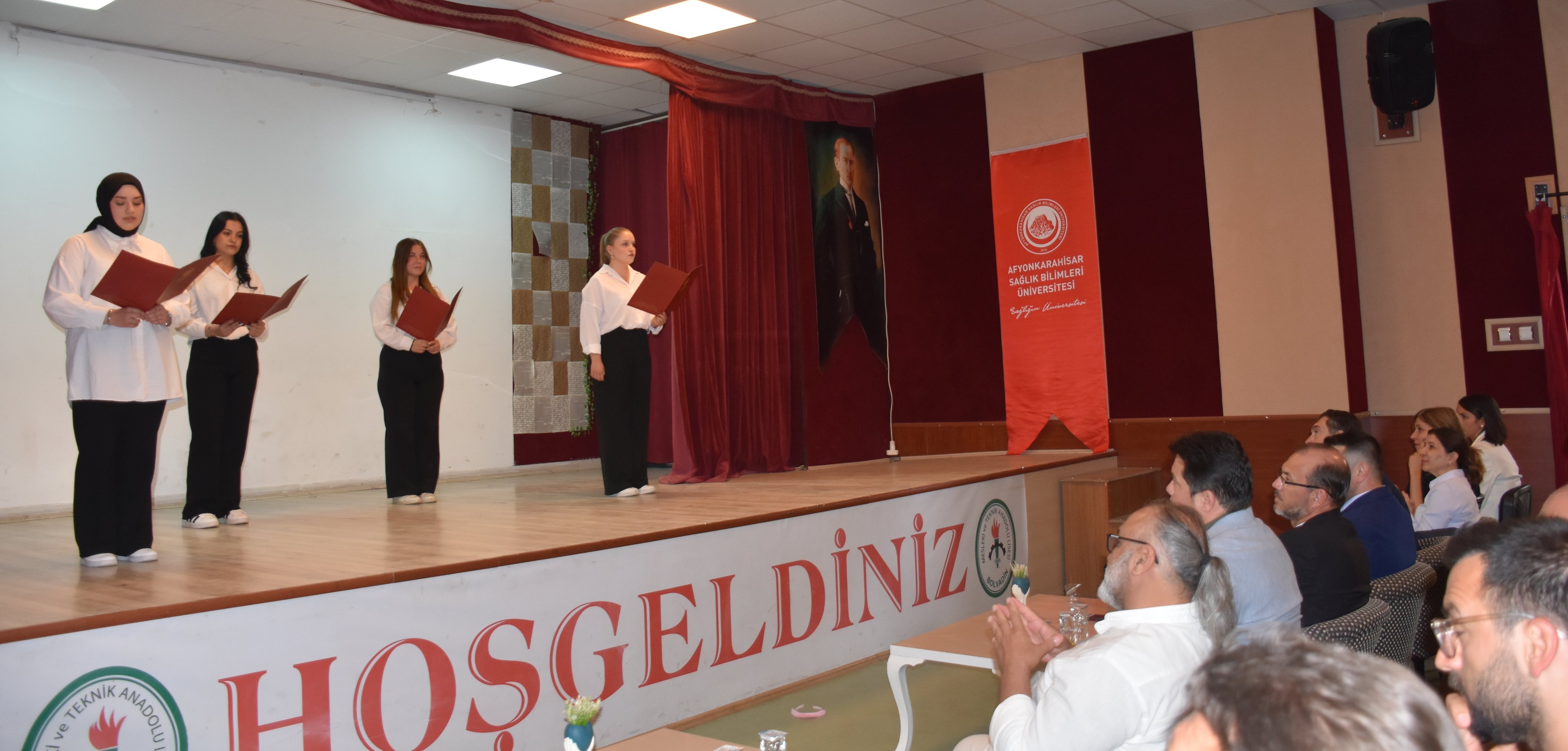 Bolvadi̇n Shmyo Öğrenci̇leri̇nden “Kadin Hayatin Kendi̇si̇di̇r” Etki̇nli̇ği̇54