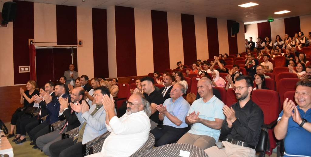 Bolvadi̇n Shmyo Öğrenci̇leri̇nden “Kadin Hayatin Kendi̇si̇di̇r” Etki̇nli̇ği̇89