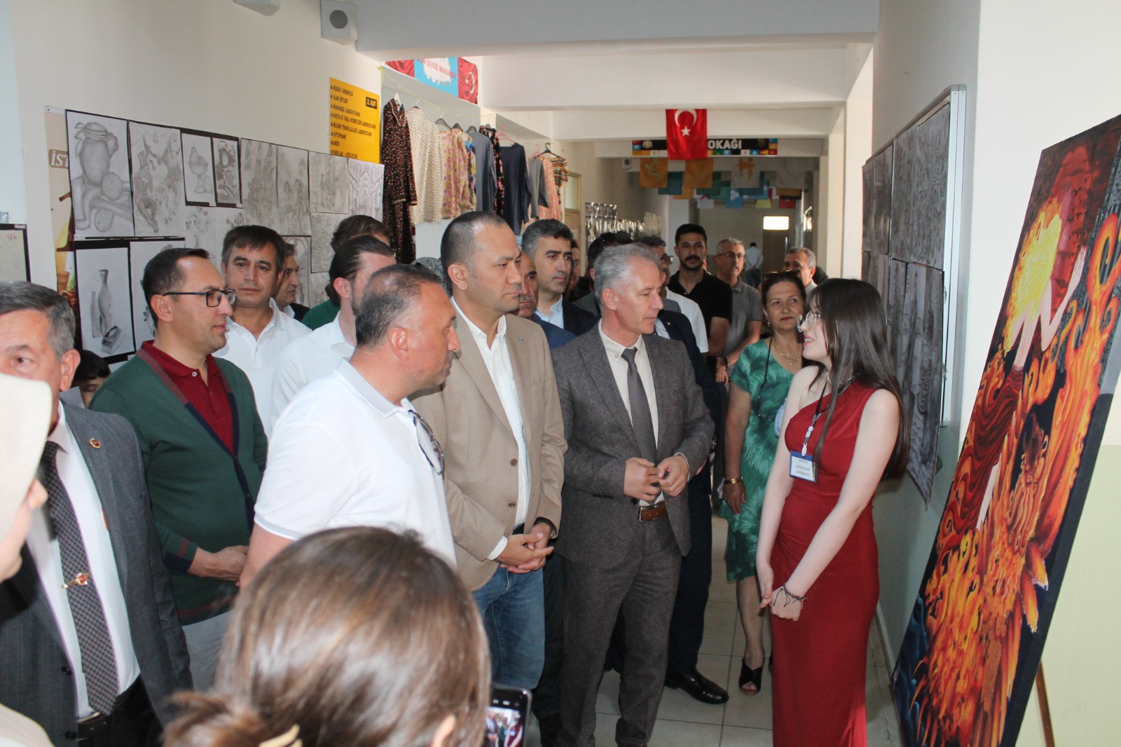 Çay'da Karma El Sanatlari Sergi̇si̇ Açildi! (2)