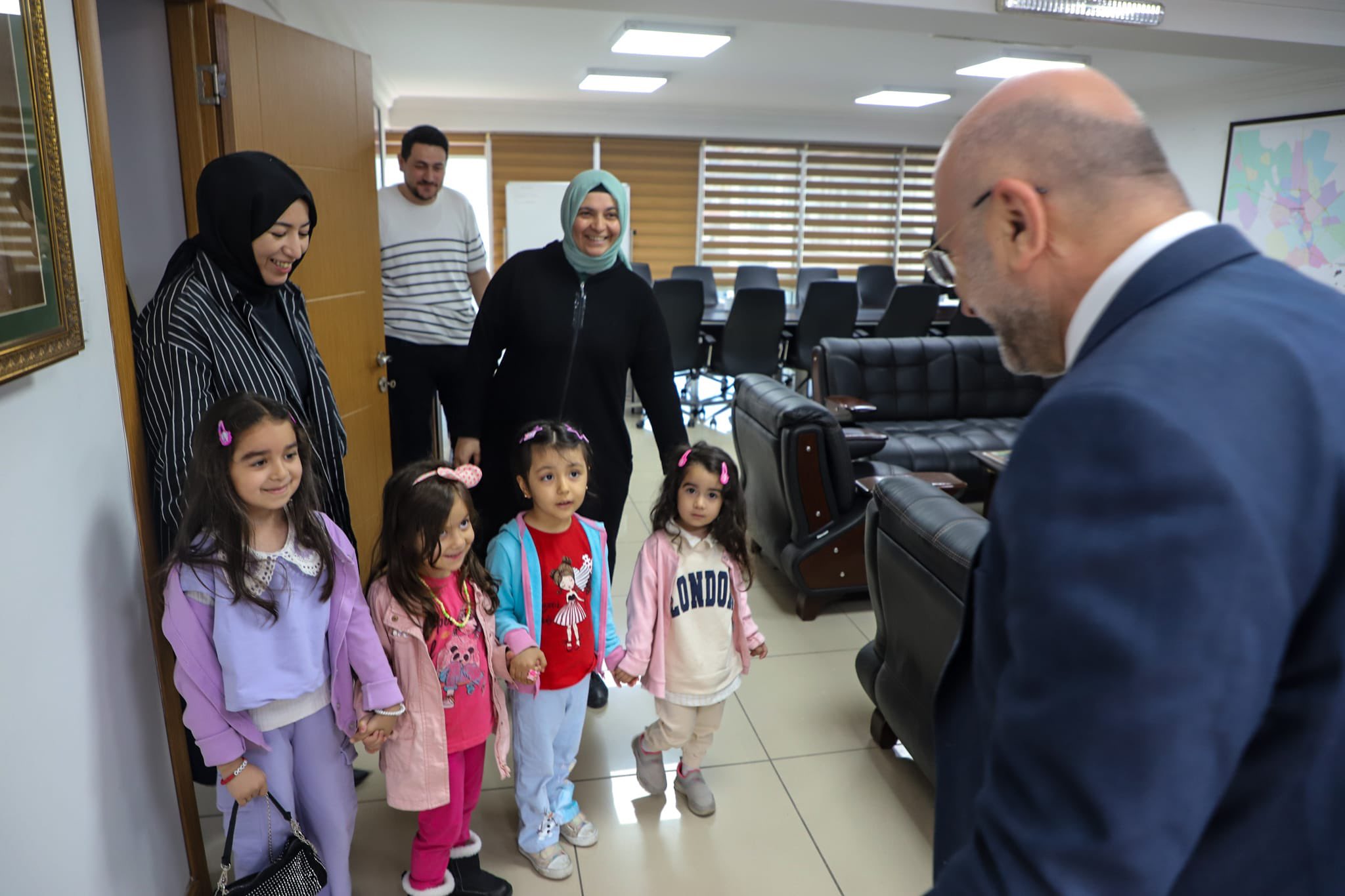 Çocuklarin Neşesi̇ Ak Parti̇ İl Başkanliğinda Yankilandi2