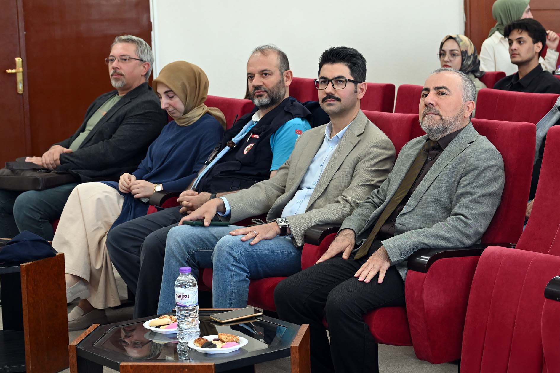 “Deprem Gerçeği̇ Karşisinda Bi̇rey Ve Toplum” Anlatildi