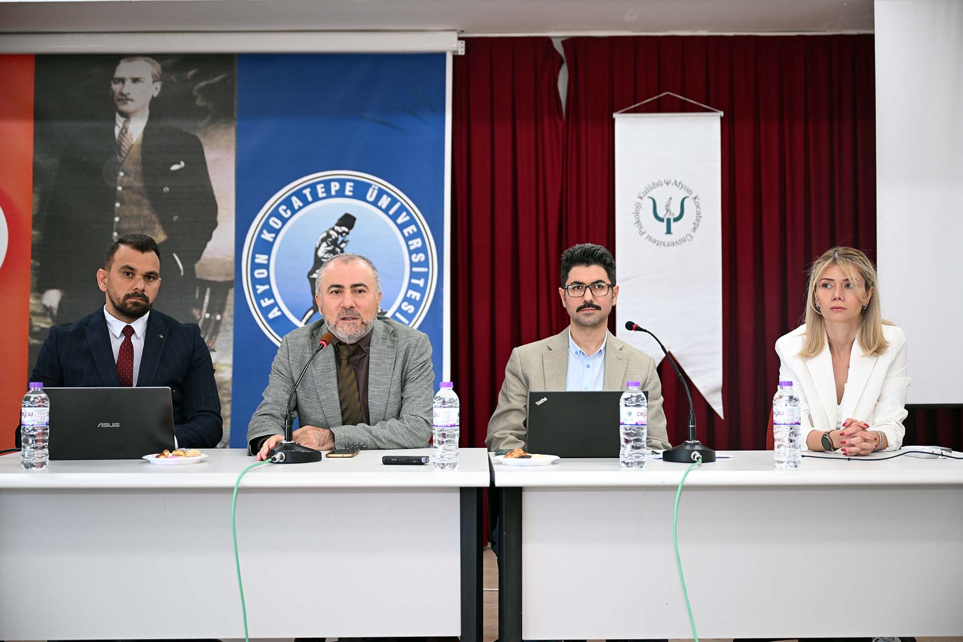 “Deprem Gerçeği̇ Karşisinda Bi̇rey Ve Toplum” Anlatildi2