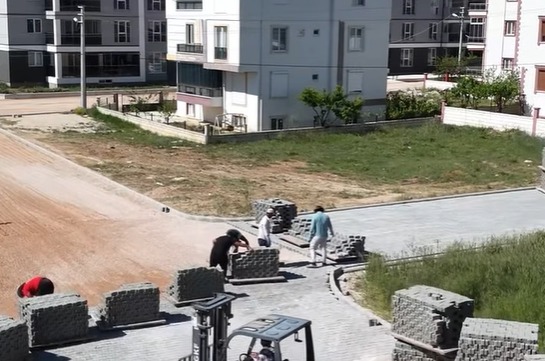 Dinar’da 25 Bin Metrekarelik Parke Çalışması Başladı (3)