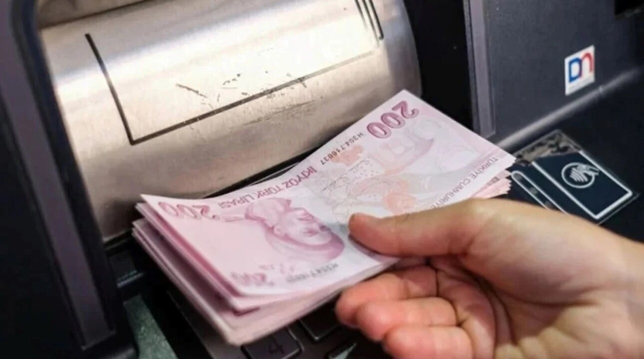 Emekliye Mujde Kurban Bayrami Ikramiye Odemesi Hesaplara 4 Bin Tl Yatacak