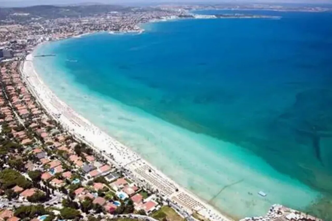 Giden Resmen Mest Oluyor Izmir In En Gozde Halk Plaji Florida Kiyilarina Benzetiyor 46134