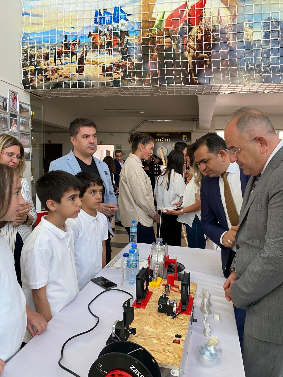 Harezmi̇ Eği̇ti̇m Modeli̇ Yil Sonu Sergi̇si̇ Gerçekleşti̇ri̇ldi̇1