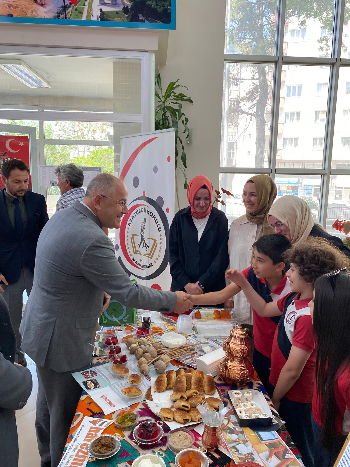 Harezmi̇ Eği̇ti̇m Modeli̇ Yil Sonu Sergi̇si̇ Gerçekleşti̇ri̇ldi̇7