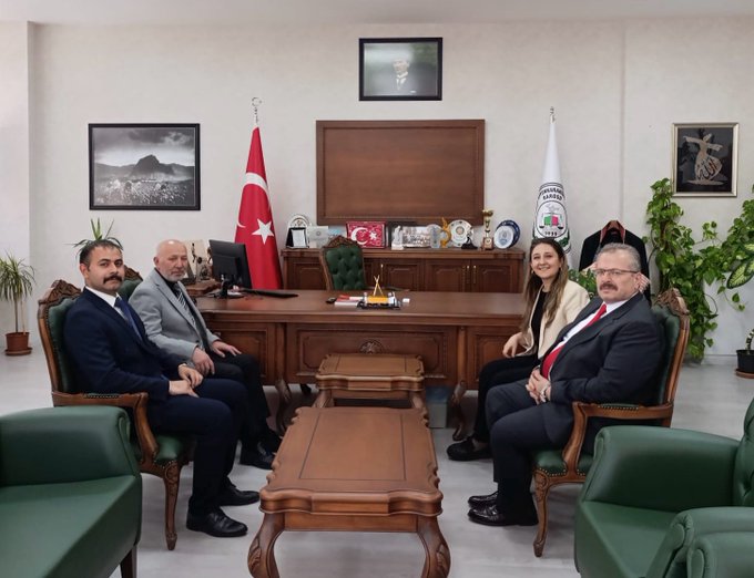 İl Genel Mecli̇si̇nden Baro Başkanina Zi̇yaret (2)