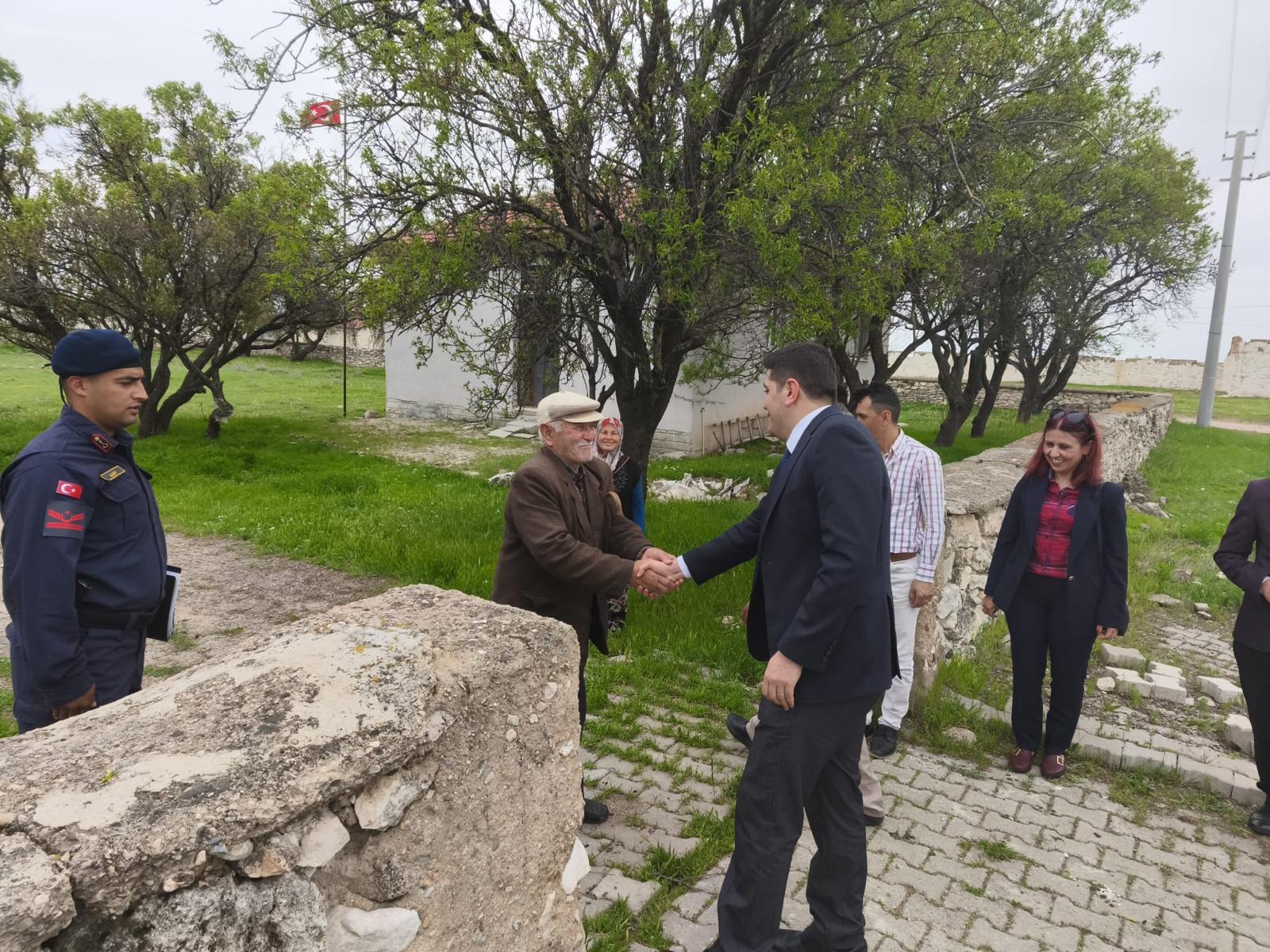 Kaymakam Çeli̇k, Vatandaşlarin Talepleri̇ni̇ Di̇nledi̇3
