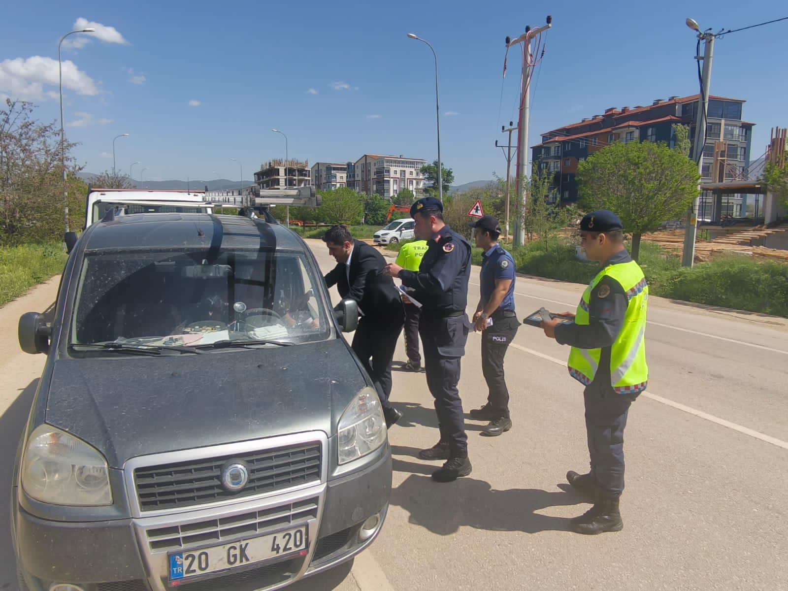 Kaymakam Çeli̇k’ten Trafi̇k Haftasi Deneti̇mi̇2