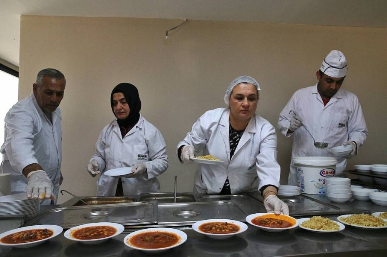 Kent Lokantasina Rakip Geldi Millet Lokantalarinda Menu 80 Tl Oldu Hizmete Girdi