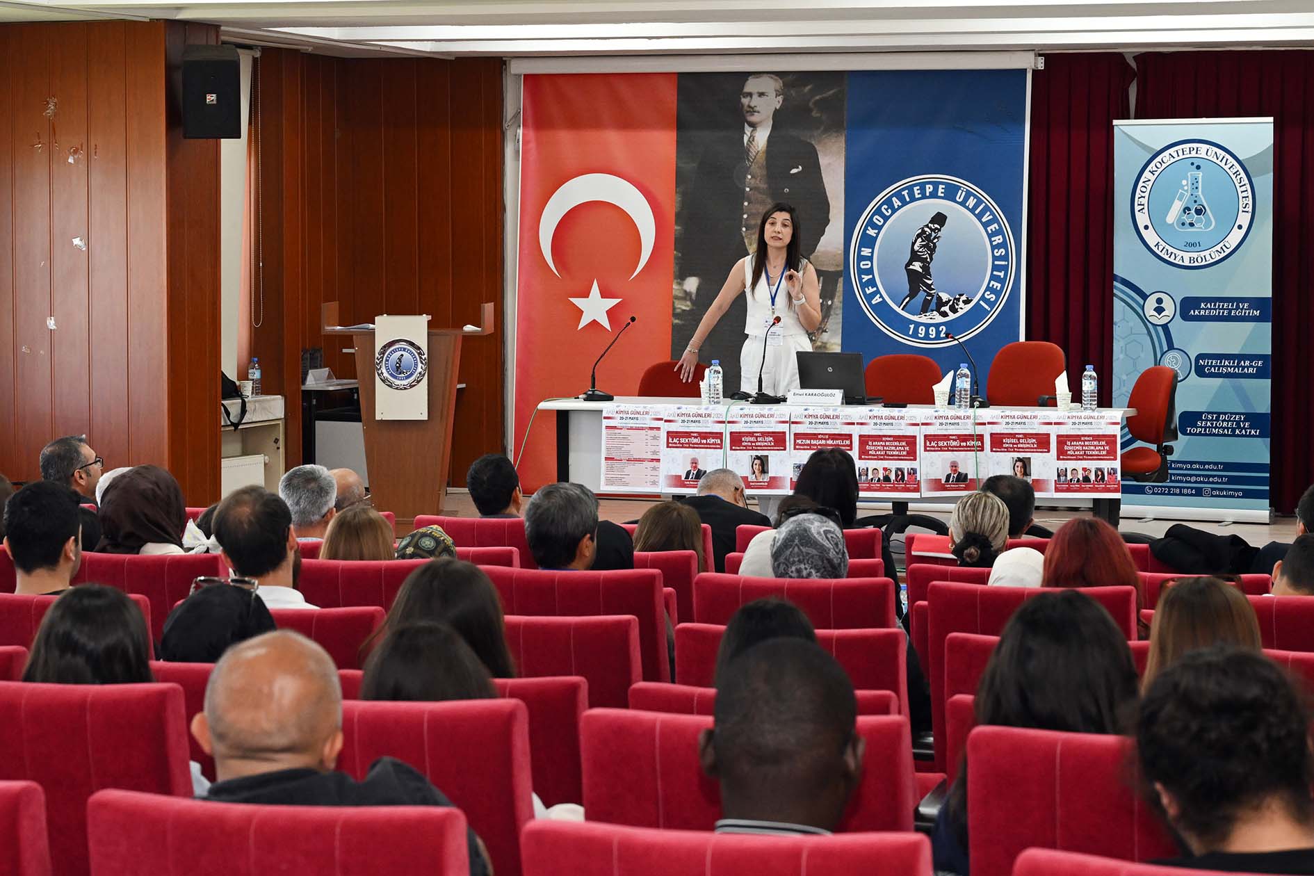 “Ki̇şi̇sel Geli̇şi̇m, Ki̇mya Ve Gi̇ri̇şi̇mci̇li̇k” Anlatildi