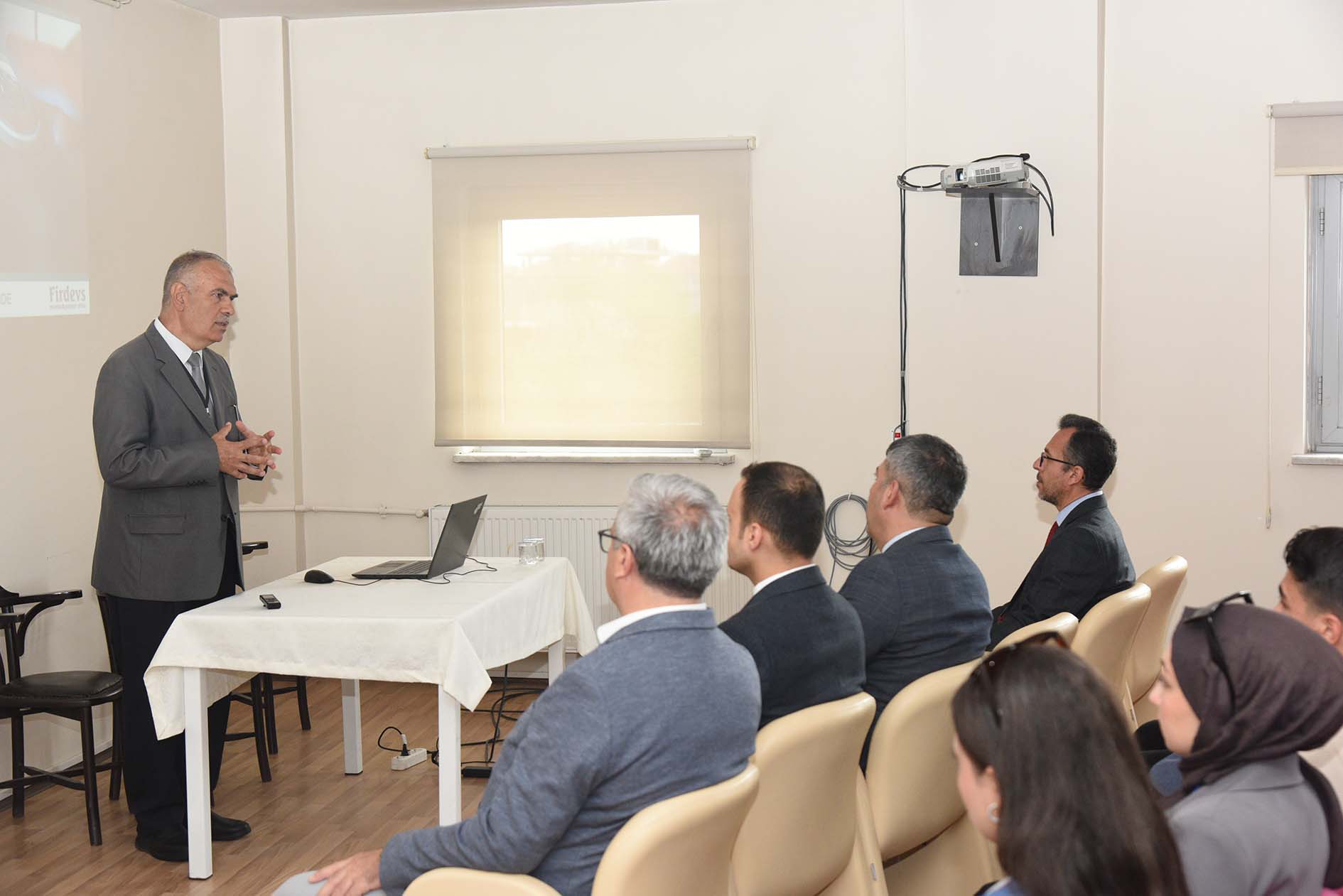 “Kocatepe Ar Ge Proje Pazari” Fi̇nali̇stleri̇ Projeleri̇ni̇ Tanitti