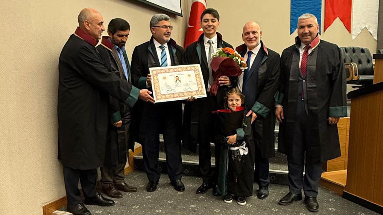 Mi̇lletveki̇li̇ Özkaya, Hangi̇ Genç Meslektaşinin Ruhsatname Töreni̇ne Katildi0
