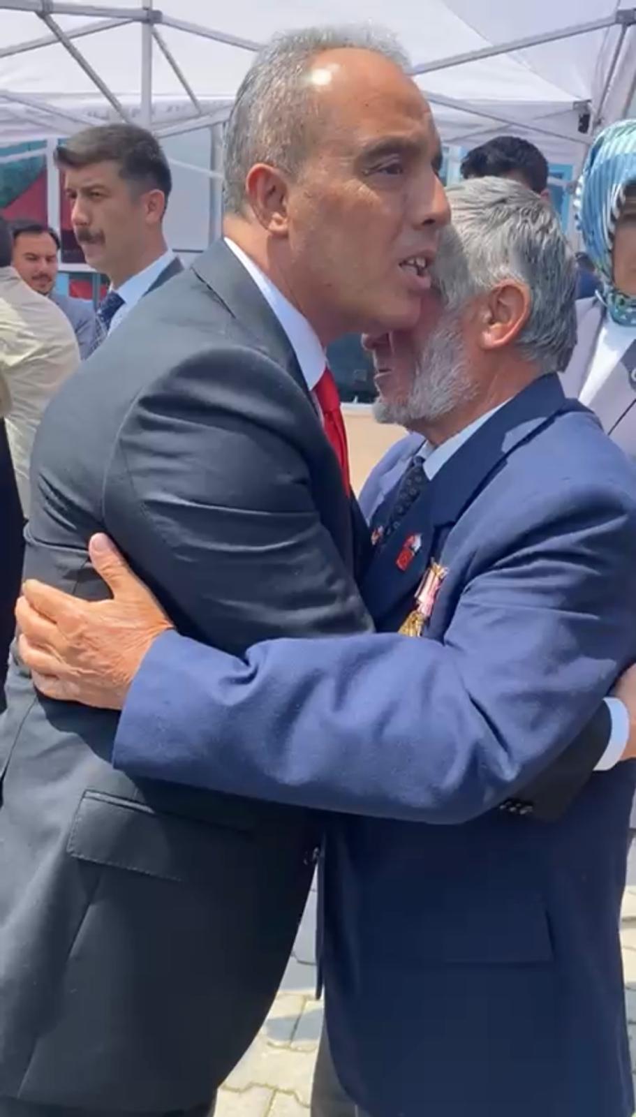 Müdür Erol’dan Saygi Dolu Hareket