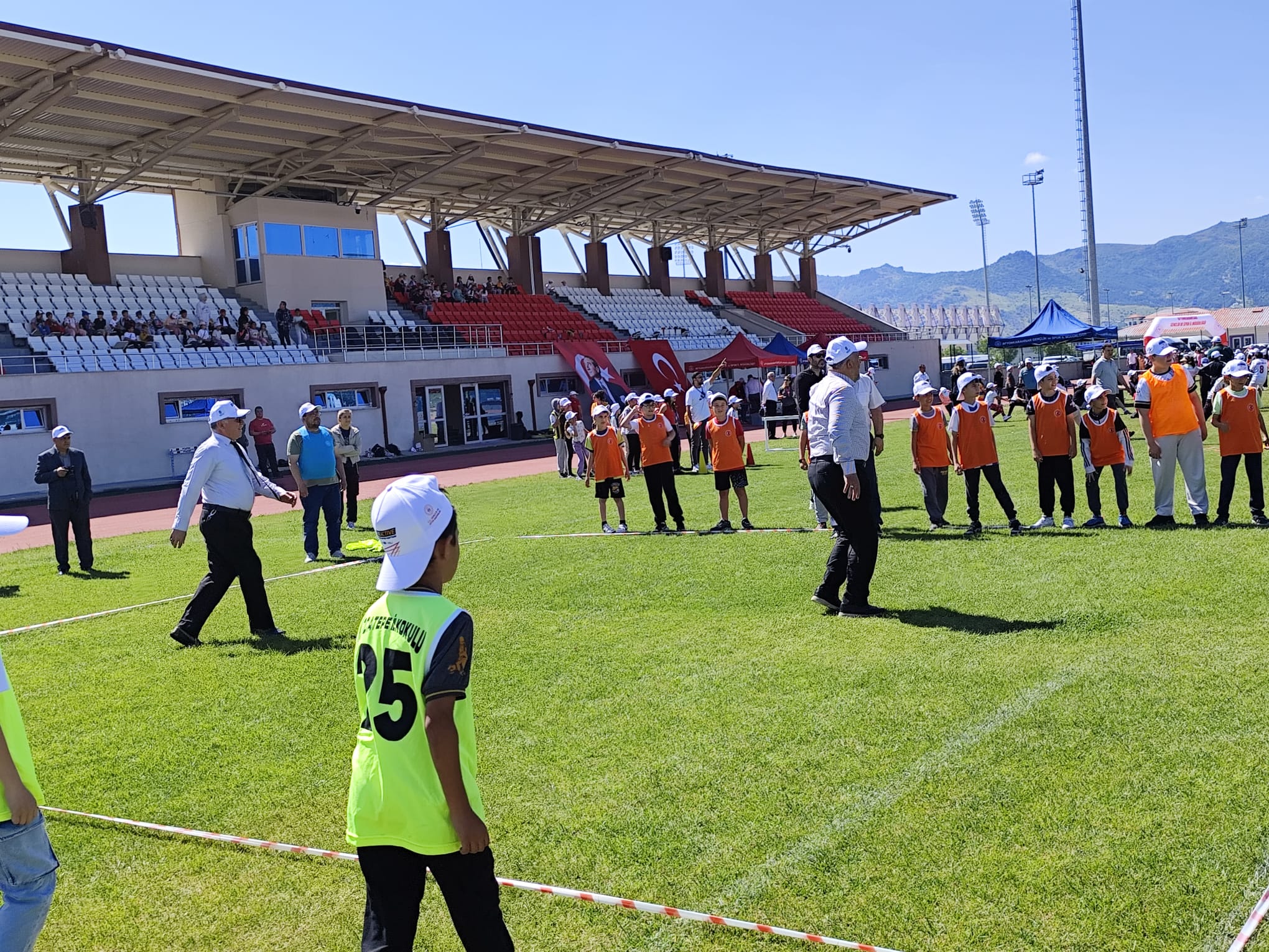 Müdürler Çocuklarla “Çocuk” Oldu
