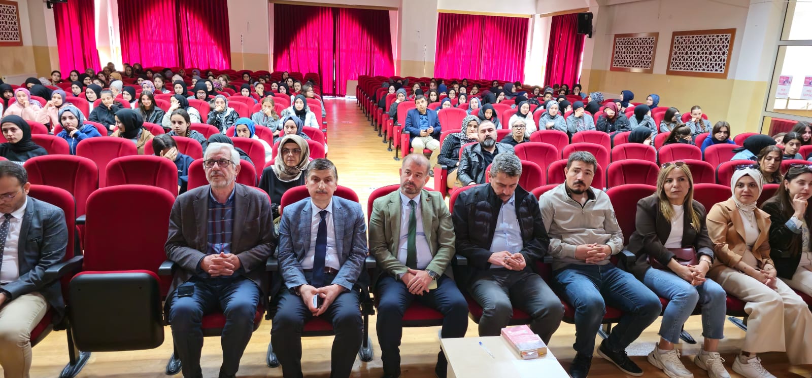 Öğretmen Akademi̇leri̇ Etki̇nli̇kleri̇ Devam Edi̇yor1