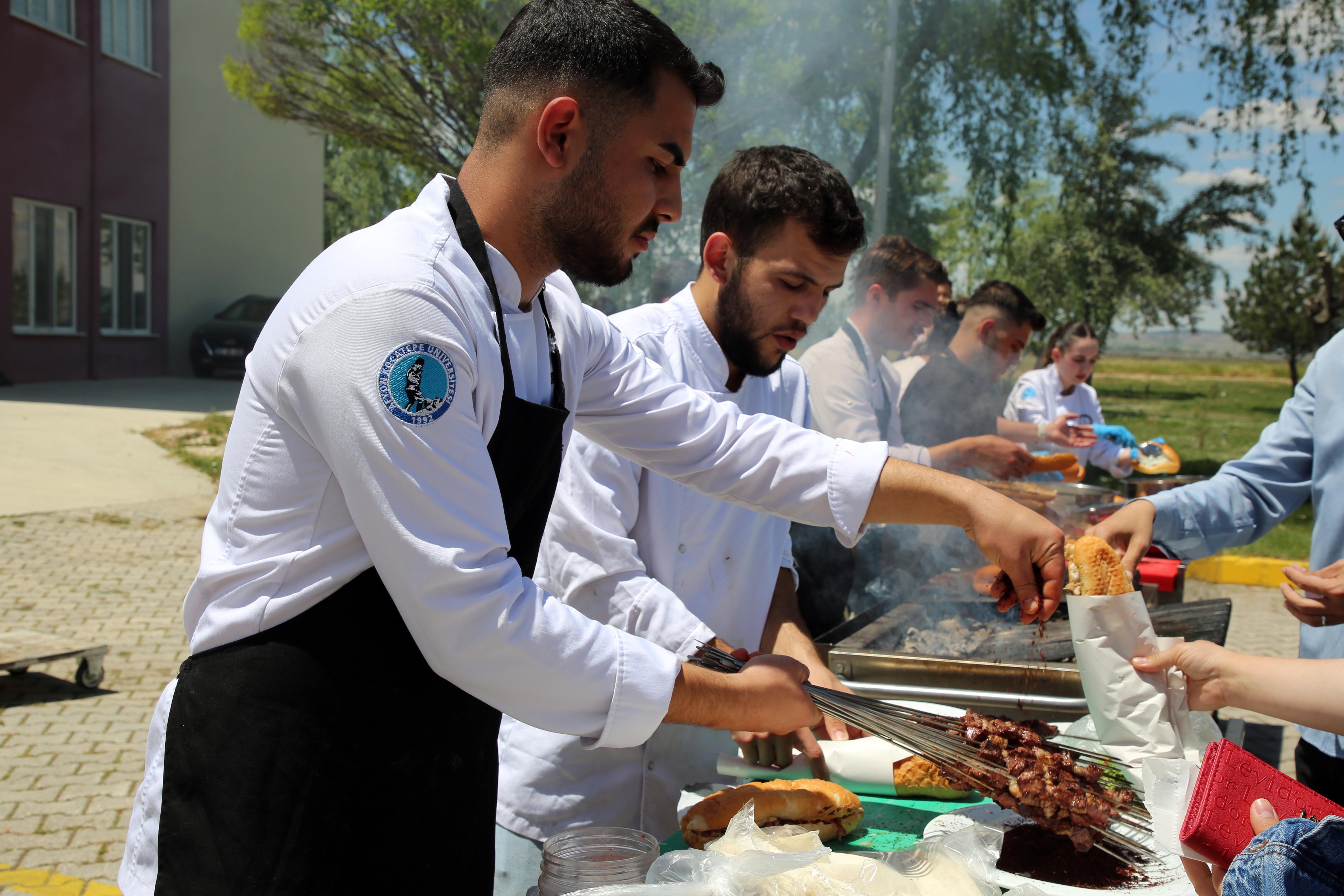 Turi̇zm Fakültesi̇nde Türk Mutfaği Sokak Lezzetleri̇ Festi̇vali̇ Düzenlendi̇1