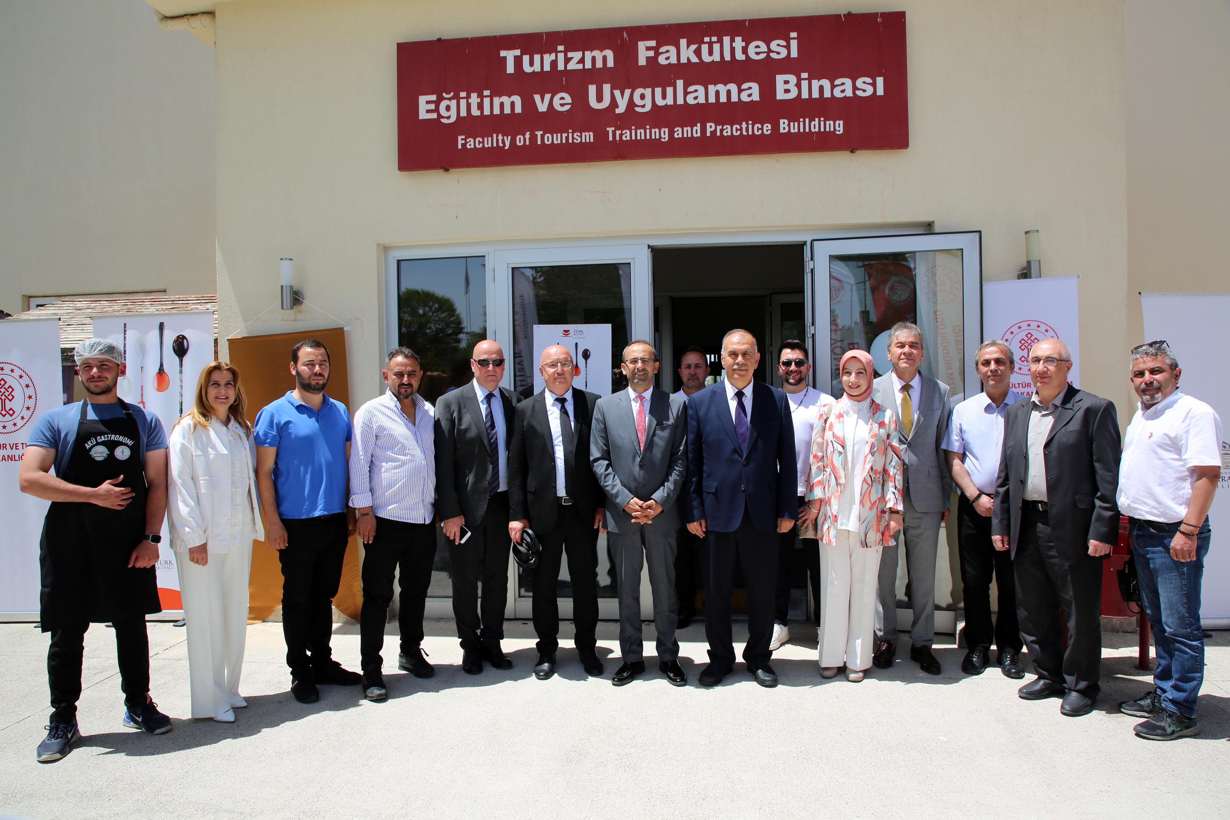 Türk Mutfaği Haftasinda Öğrenci̇lere Sakala Çarpan Çorbasi İkram Edi̇ldi̇4