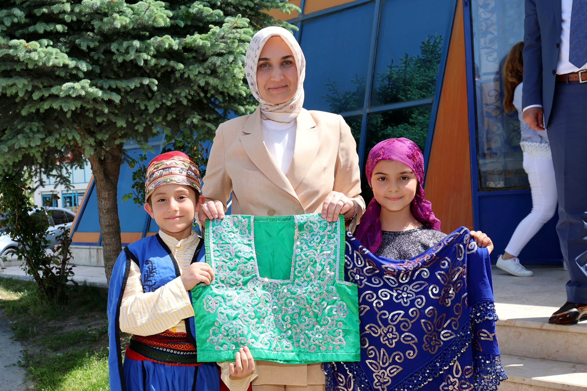 Vali̇ Yi̇ği̇tbaşi Çobanlar İlçesi̇ni̇ Neden Zi̇yaret Etti̇ Kopya