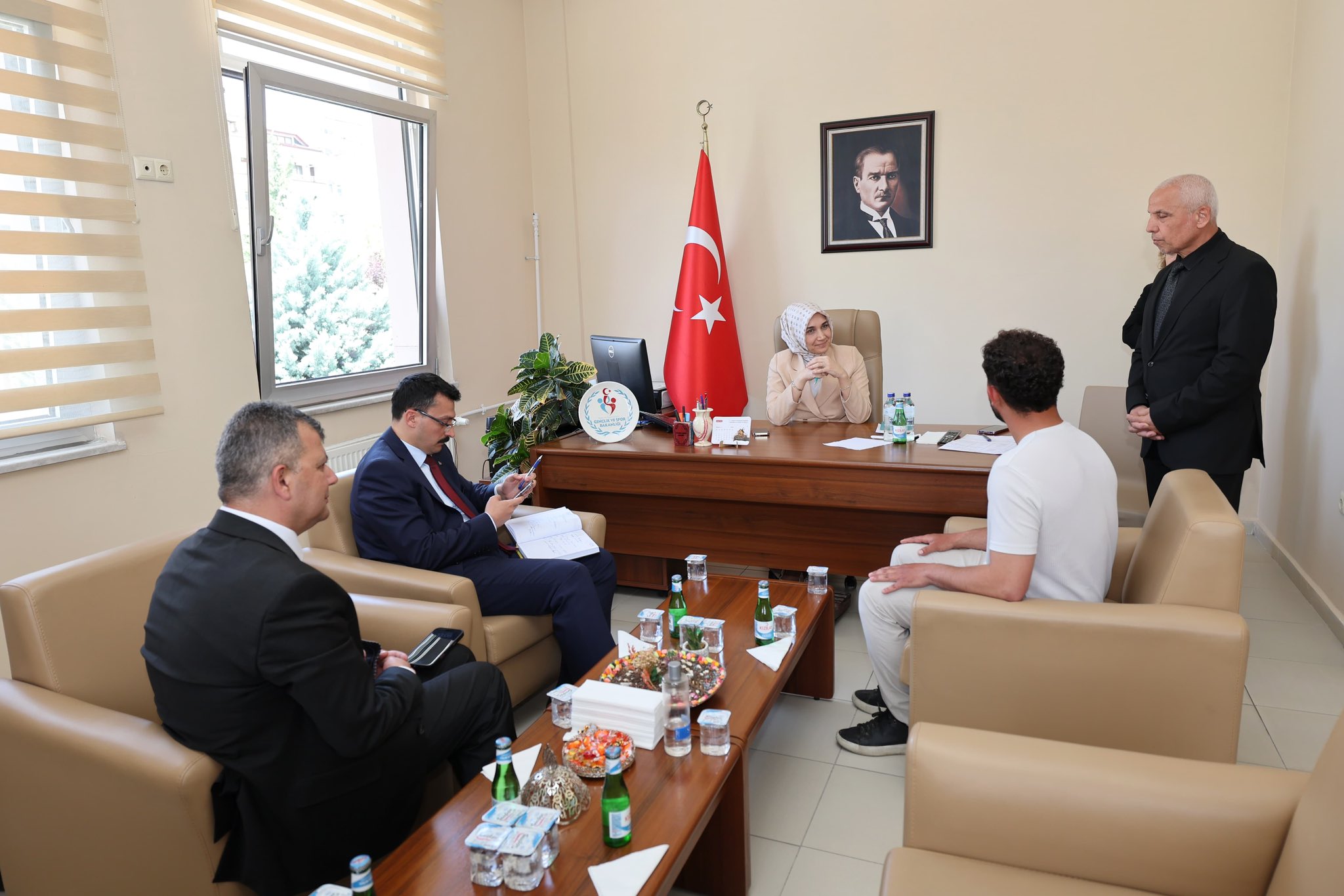 Vali̇ Yi̇ği̇tbaşi Emi̇rdağ’da Vatandaşlarla Buluşt