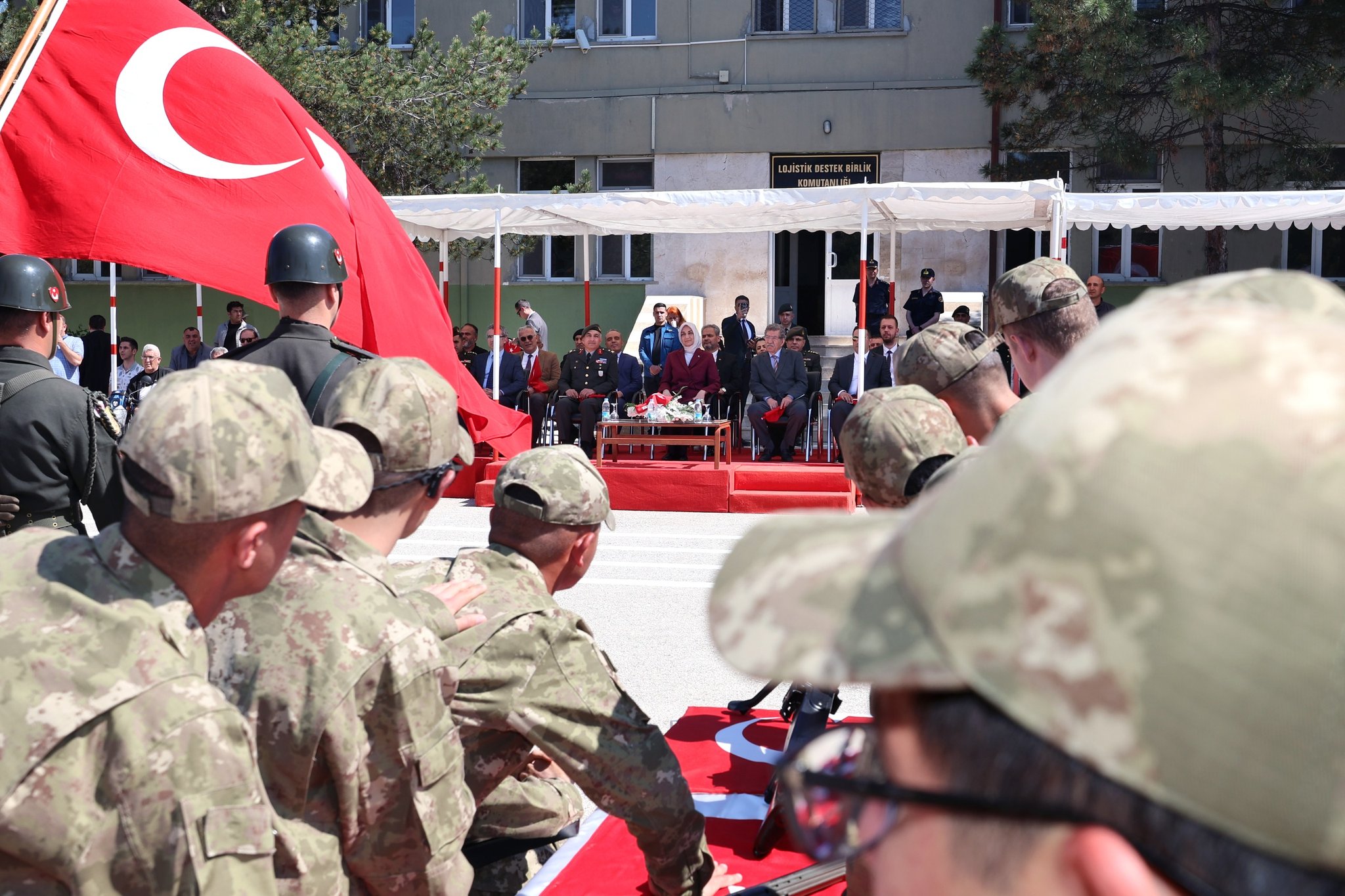Vali̇ Yi̇ği̇tbaşi, Engelli̇ Bi̇reyler İçi̇n Temsi̇li̇ Askerli̇k Yemi̇n Töreni̇'ne Katildi2