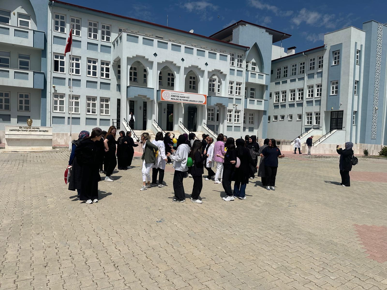 Veli̇ler Ve Öğrenci̇ler Neden Zübeyde Hanim’da Buluştu2