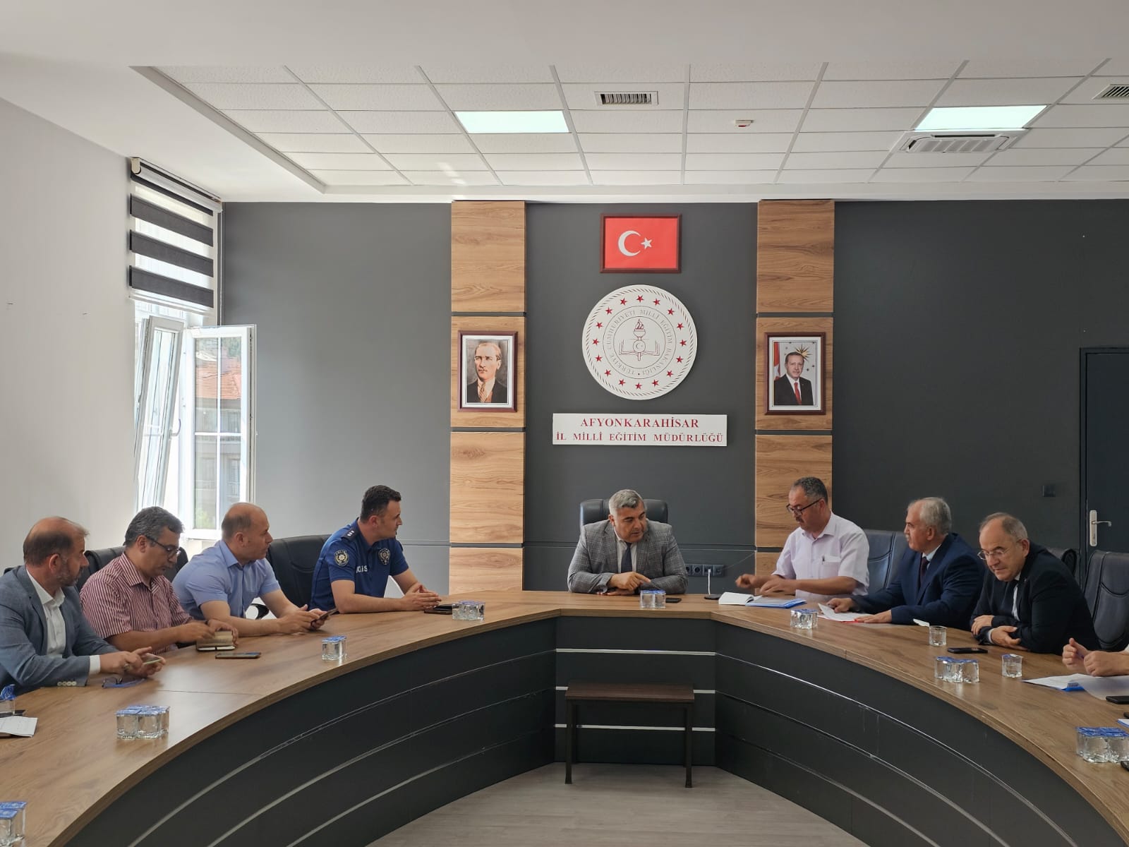 2025 Lgs İçi̇n Sinav Merkezi̇ Okul Müdürleri̇yle Toplanti Düzenlendi̇