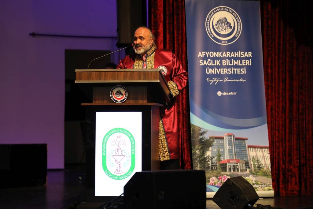 Afsü Eczacilik Fakültesi̇ Mezuni̇yet Töreni̇nde Hem Gözyaşi Hem Gurur58742