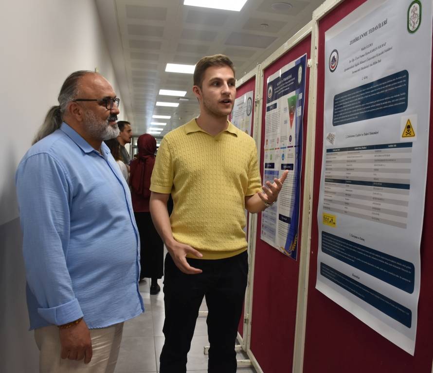 Afsü Eczacilik Fakültesi̇nde Poster Sunumlari Ödüllendi̇ri̇ldi̇3
