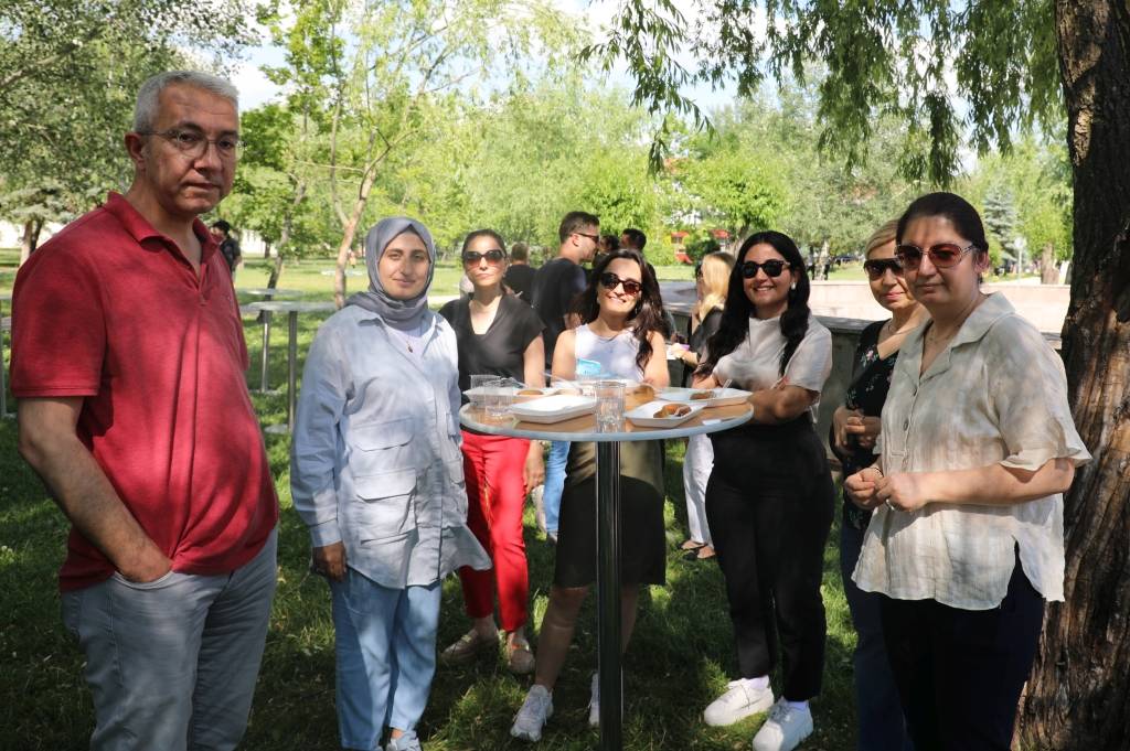 Afsü’nün Akademi̇k Ve İdari̇ Personeli̇ Bayramlaşti4