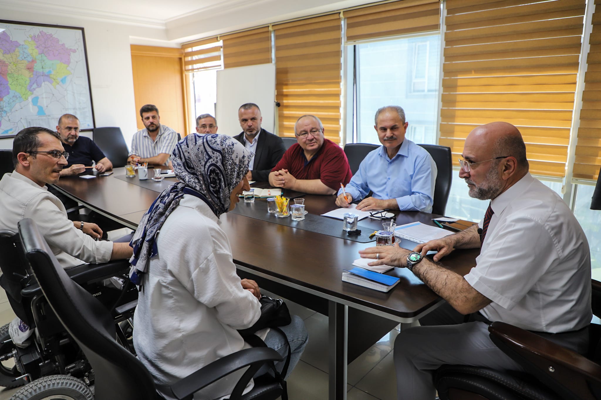 Afyon’da Halk Günü Başkan Şahi̇n Vatandaşlarla Bi̇rebi̇r Görüştü