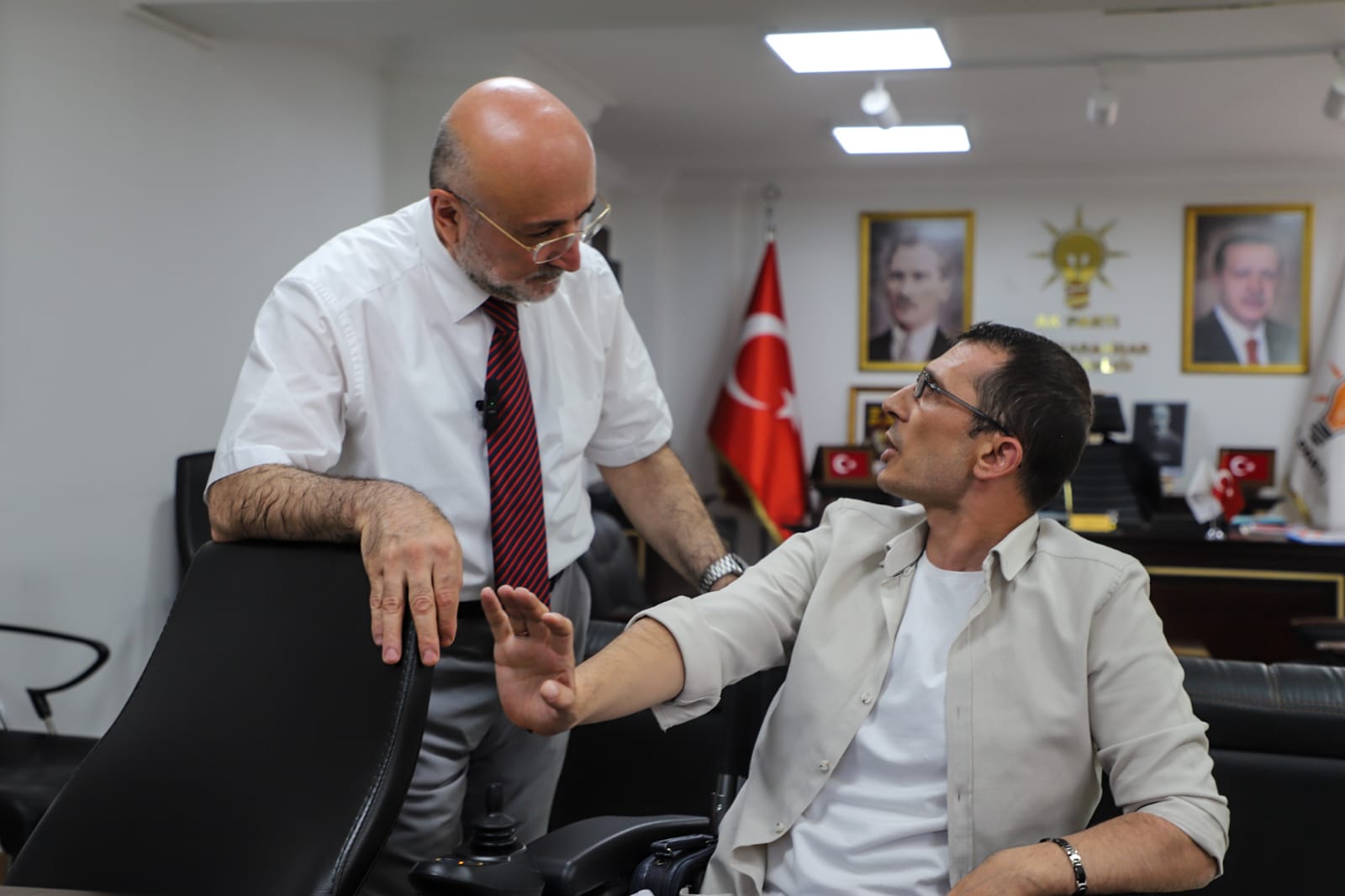 Afyon’da Halk Günü Başkan Şahi̇n Vatandaşlarla Bi̇rebi̇r Görüştü53