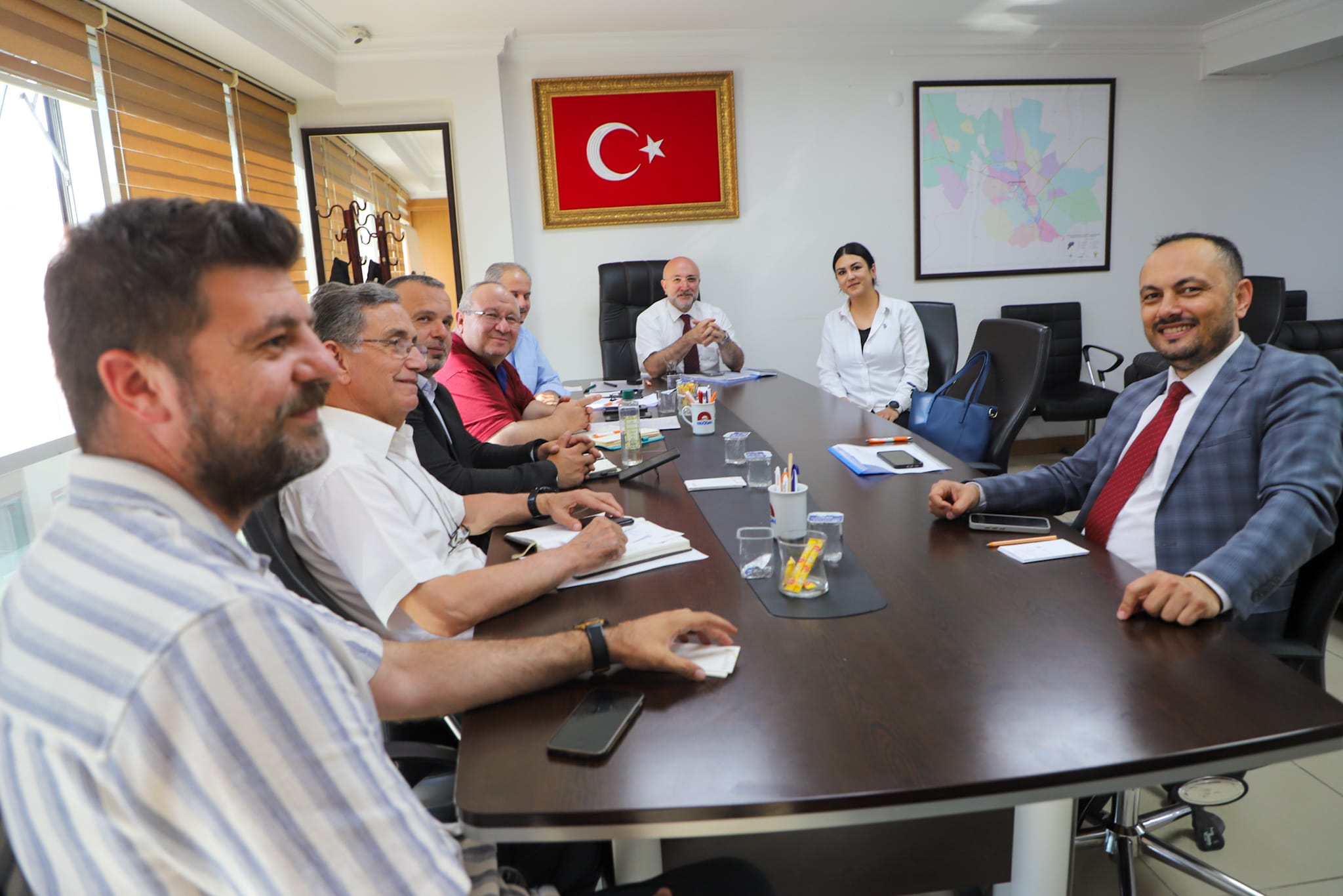 Afyon’da Halk Günü Başkan Şahi̇n Vatandaşlarla Bi̇rebi̇r Görüştü835